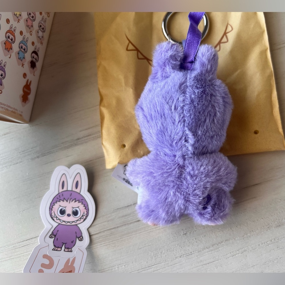 💜 NEW POP MART LABUBU THE MONSTERS PIN FOR LOVE “?” PLUSH PENDANT 💜 - Picture 5 of 12